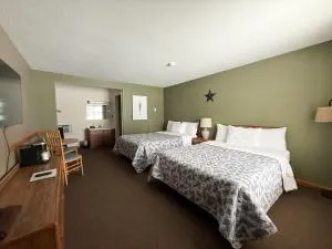 The Trail Inn - Newberry, MI - Formerly Knollwood Inn - 13467 M-28 - Germfask