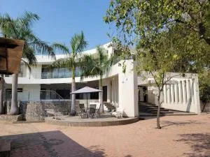 KURBS Resort - Hālol