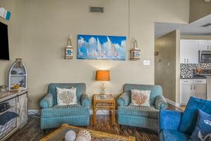 Spinnaker 317 - WATERFRONT BOAT SLIP