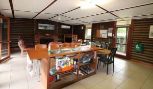 Short walk to beaches and town centre