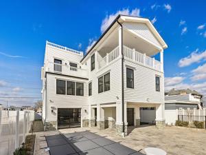 Stunning Ocean Block W-A Pool, New Construction!