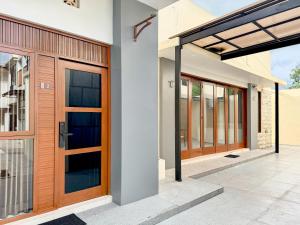 RedDoorz Syariah Near Maguwoharjo Yogyakarta