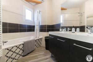 Maisons de vacances Les Villas de Castel - Villa Les lauriers : photos des chambres