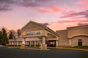 蒙蒂塞洛康福特茵酒店 - 夏洛茨维尔