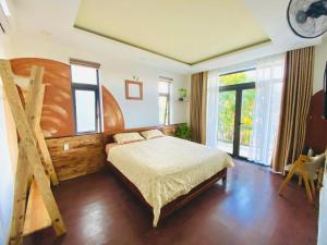 Laoxao Lakeview Homestay