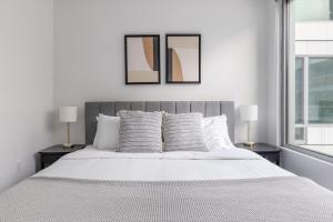 SoMa 2br w roofdeck gym pet area nr I-80 SFO-1452