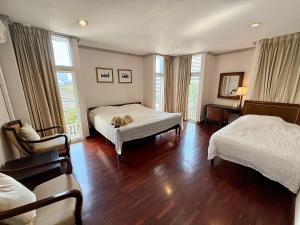 Samsen Suites Spacious 2BR Contemporary Thai Style