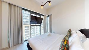 FAM Living -Azizi Rivera 43 ,2Br,Luxury and Cozy