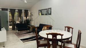 27Homestay - Landed House, Complete Facilities with 3Br & WiFi
