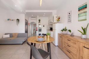 Oura Beach Apartment