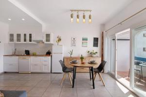 Oura Beach Apartment