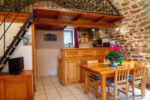 Gîte La Voûte Céleste 23 pers aux Bondons