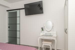 Apartment 3 Vera i Ćiro Novak, sea view and free parking