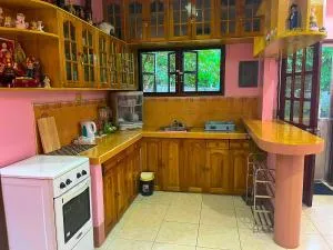 2 Bedroom house with Bahay Kubo - Abu