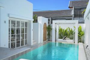 Luxury Helios Villas By Buttonscarves