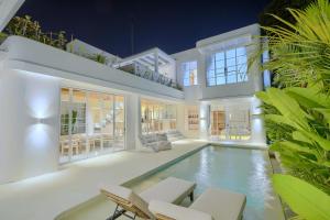 Luxury Helios Villas By Buttonscarves