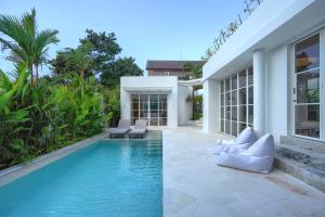 Luxury Helios Villas By Buttonscarves