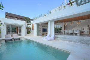 Luxury Helios Villas By Buttonscarves