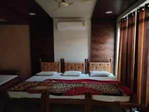 Shubhadra Guest House - Mathura