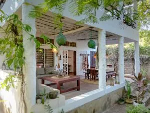 The Koi Casbah, Beachfront Villa on Galu Beach, Diani - Galu