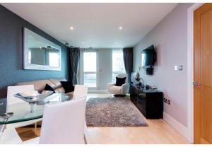 Veeve - River Views from Vauxhall