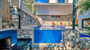 2 Bedroom Villa 5 Minutes Drive to the Town