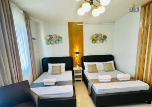 Best Holiday Homes with Balcony, Free POOL, Parking & Gym - B2 5Diamond