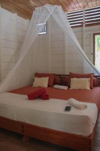 Toro Simalatcat - Privateinclusive, Accom, Food, 2x daily surf trips, guide, barrels