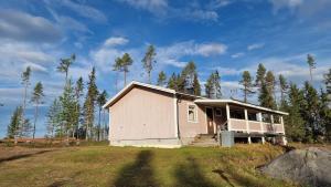 Stuga Björn - Quiet cabin at lake Edesjön