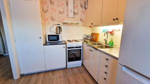 Stuga Björn - Quiet cabin at lake Edesjön