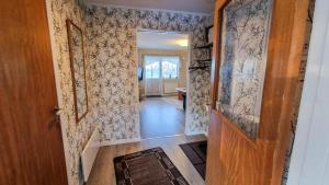 Stuga Björn - Quiet cabin at lake Edesjön