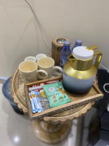 Self entry elegant studio Near Al Yarmuk Metro - Top Floor