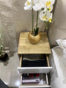 Self entry elegant studio Near Al Yarmuk Metro - Top Floor