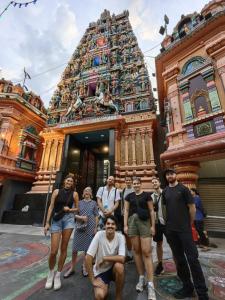 Chinatown Hostel by Mingle - Rooftop Private Jacuzzi with Bar
