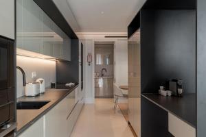 Savoy Insular V by An Island Apart