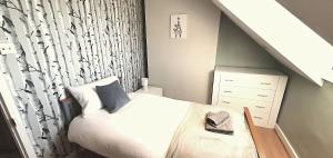 Meadvale - Lovely 3 Bed Victorian House