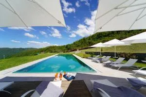 Villa Podere Gaia 16 Pax by VILLASRETREATS - Zeri