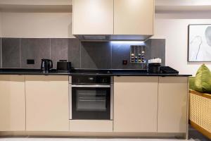 Verdana Suite - 1BD Flat Near Centre