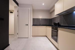 Verdana Suite - 1BD Flat Near Centre