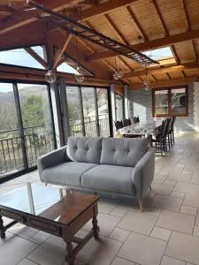 Maison dans un village viticole - Mérignat