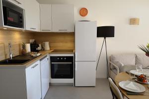 Appartements Appt T2 cabine vue mer avec piscine : Appartement 2 Chambres avec Balcon et Vue sur la Mer