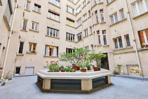 Bright getaway near Montparnasse