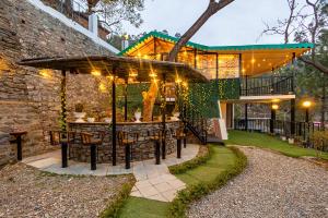 Alaya Stays Farsauli 1 - Pet friendly 3 BHK Hillside Getaway with Gazebo & Balcony