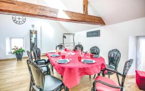 Maisons de vacances Chez Louis le Tonnelier, Sauna et espace detente prives : photos des chambres
