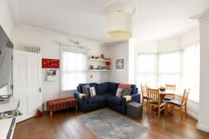 Modern Southville Apartment 5 Min Walk to Centre