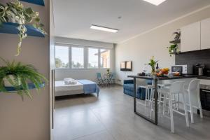 Seaside Studio with Swimming Pool and Parking