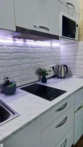 Pirosmani 18D, 18 floor