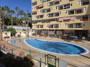 Joy and Friends 2 El Carmen