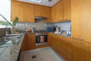 Frank Porter - Bay Square