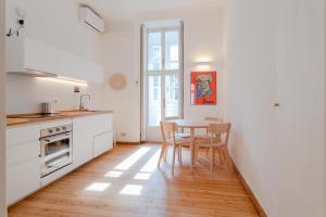 The Royal House by HappyHosTorino